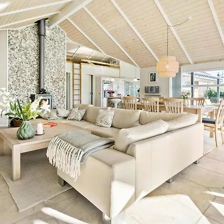 Stunning In With Sauna Feriehus *