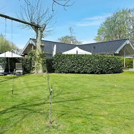 Stunning In With Sauna Feriehus *